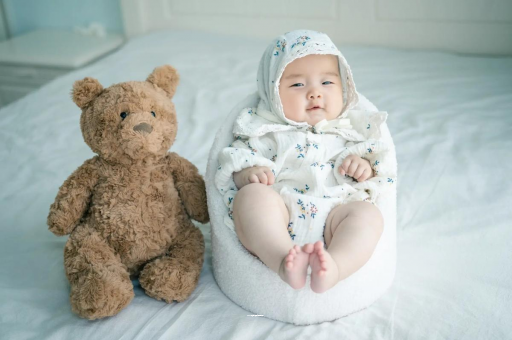 丽水宝宝吃不饱母乳的症状